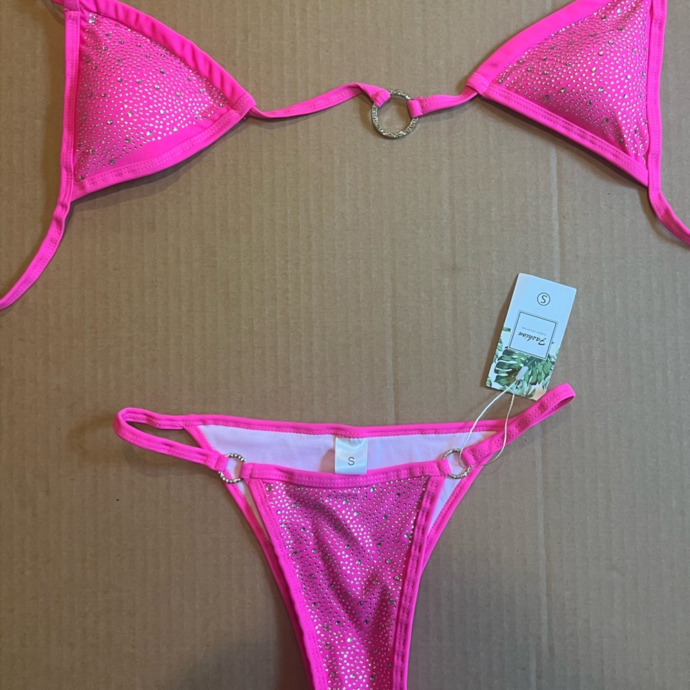 Women’s 2 piece bathing suit